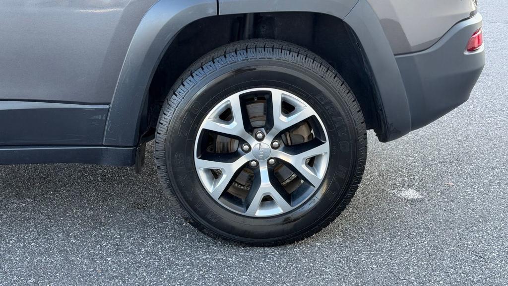 used 2017 Jeep Cherokee car, priced at $13,900