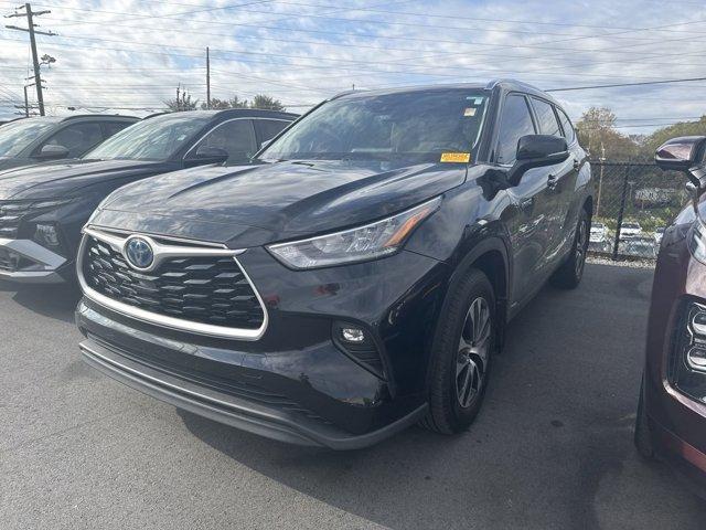 used 2020 Toyota Highlander Hybrid car, priced at $24,900