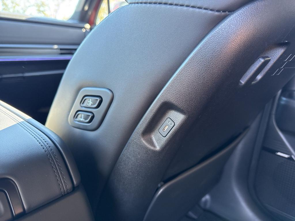 used 2025 Hyundai SANTA FE HEV car, priced at $42,900