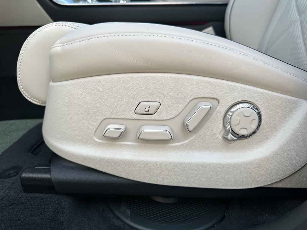 new 2025 Genesis GV80 car, priced at $77,878