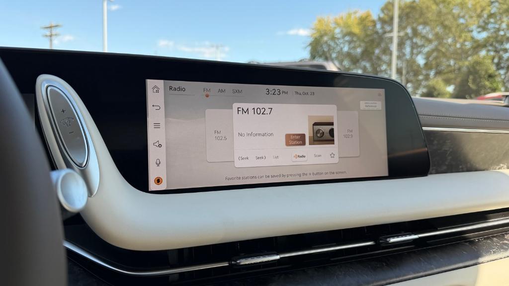 used 2025 Genesis G90 car, priced at $79,600