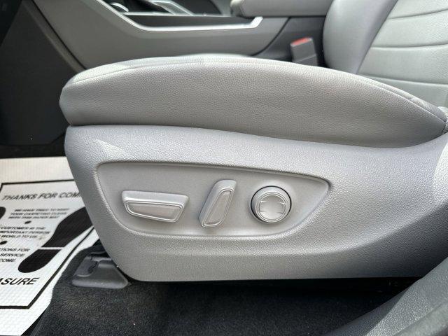 used 2023 Toyota Highlander car, priced at $39,900