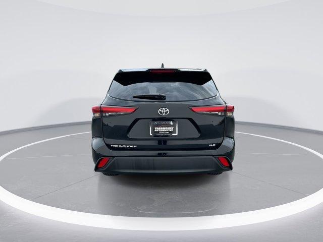 used 2023 Toyota Highlander car, priced at $39,900