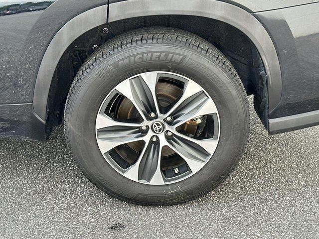 used 2023 Toyota Highlander car, priced at $39,900