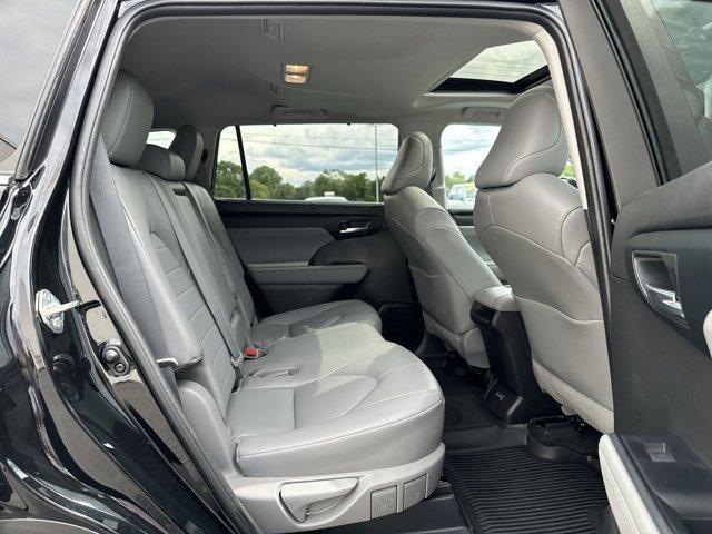 used 2023 Toyota Highlander car, priced at $39,900