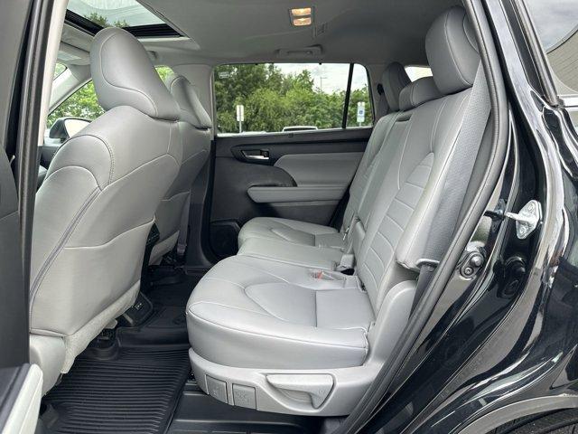 used 2023 Toyota Highlander car, priced at $39,900