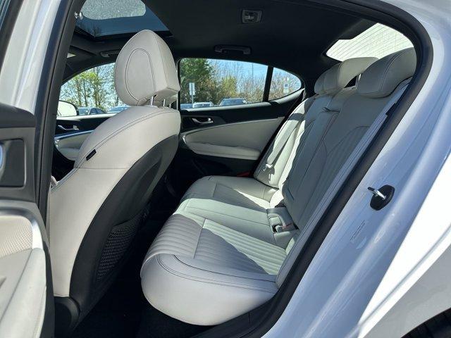 new 2025 Genesis G70 car, priced at $51,120