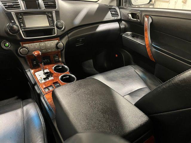 used 2013 Toyota Highlander car, priced at $12,900