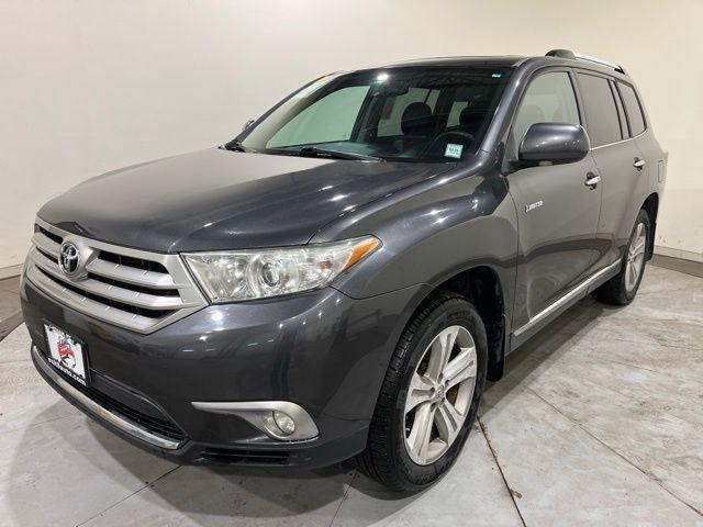 used 2013 Toyota Highlander car, priced at $12,900