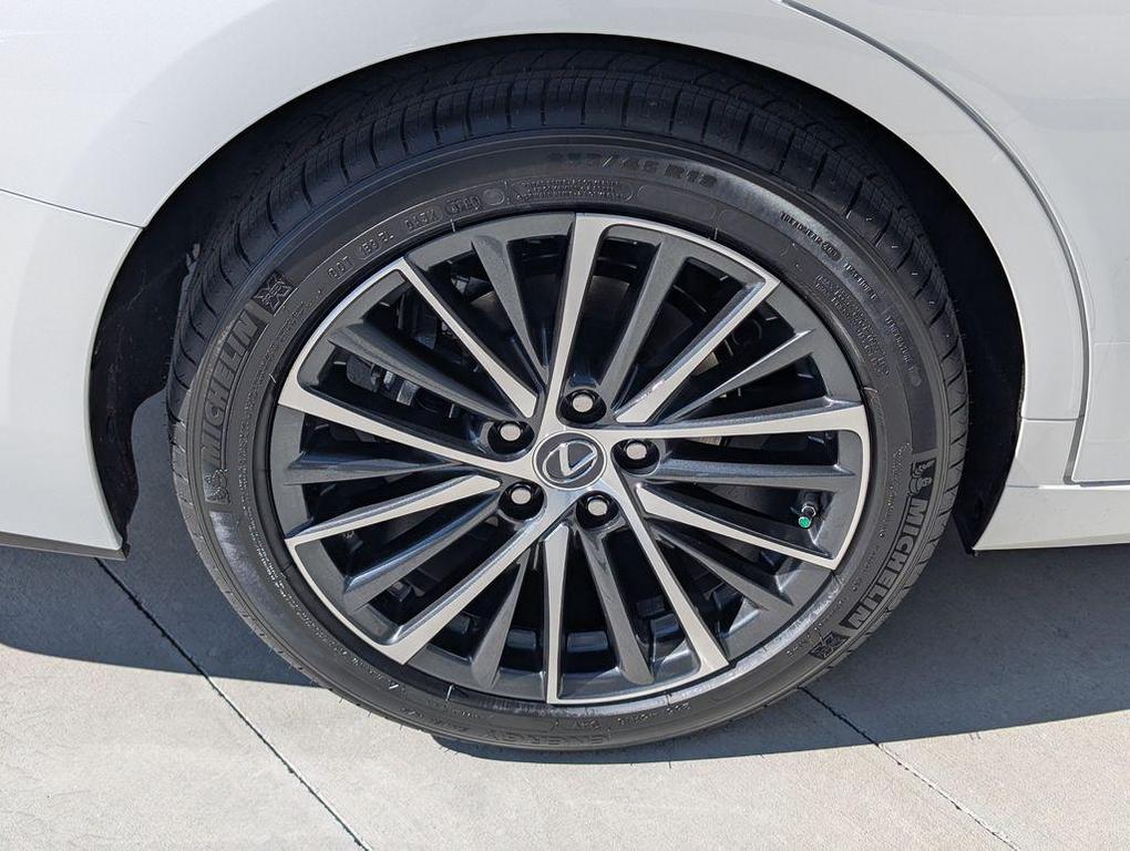 new 2025 Lexus ES 350 car, priced at $49,730