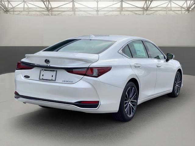 new 2025 Lexus ES 300h car, priced at $50,674