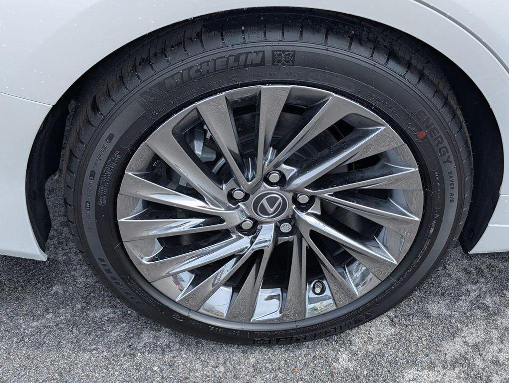 new 2025 Lexus ES 300h car, priced at $54,879