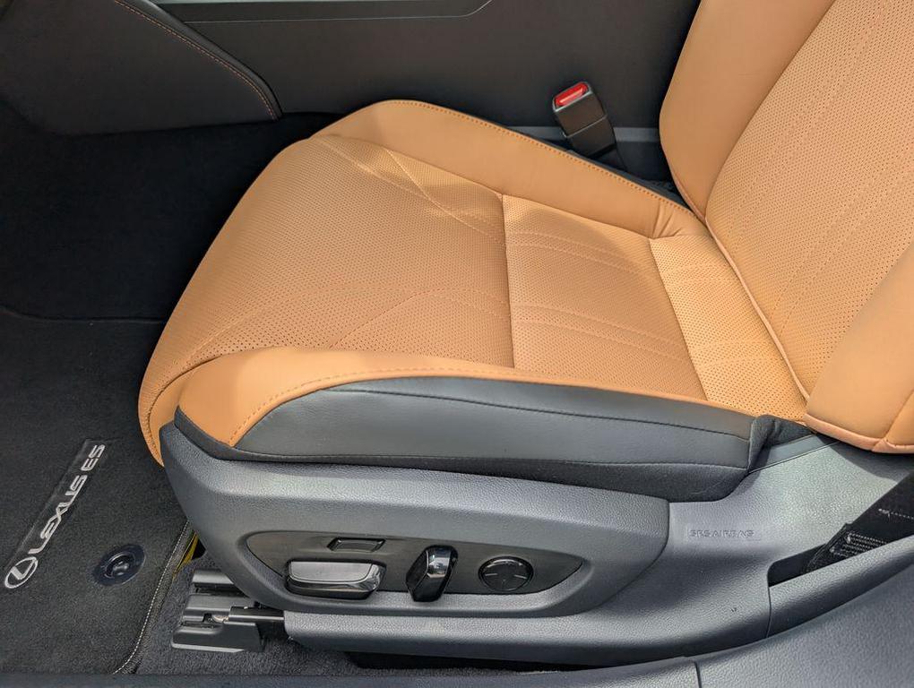 new 2025 Lexus ES 300h car, priced at $54,879
