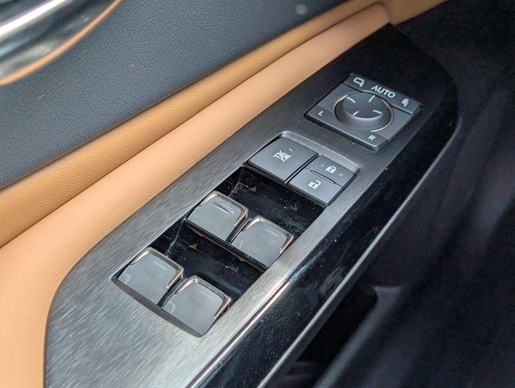 new 2025 Lexus ES 300h car, priced at $54,879