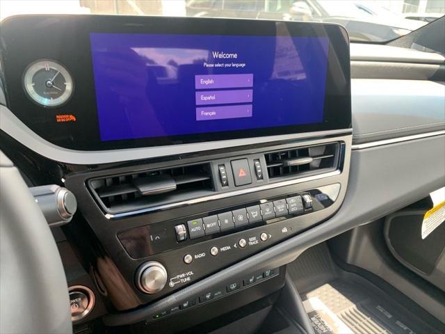 new 2025 Lexus ES 300h car, priced at $58,015