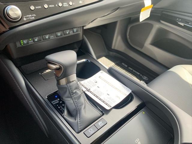 new 2025 Lexus ES 300h car, priced at $58,015