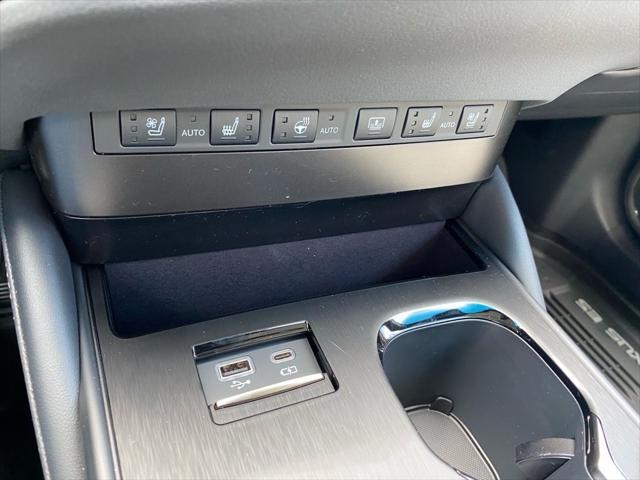 new 2025 Lexus ES 300h car, priced at $57,580