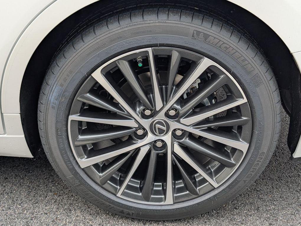 new 2025 Lexus ES 350 car, priced at $49,730