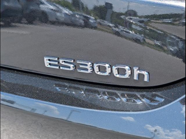 new 2025 Lexus ES 300h car, priced at $50,329