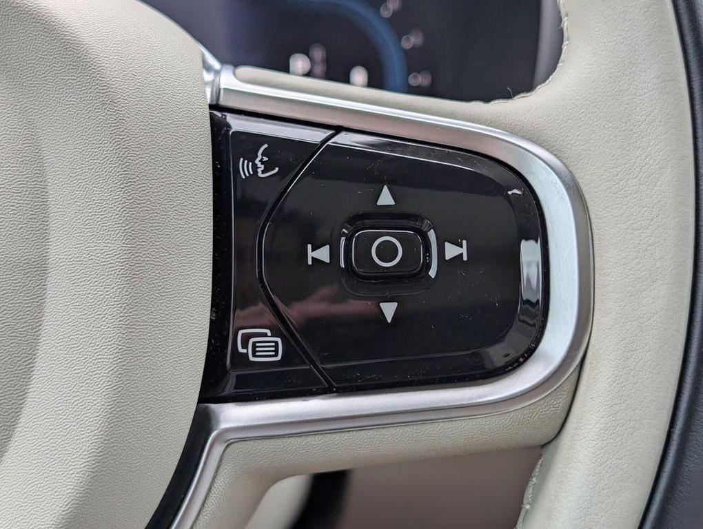 used 2023 Volvo XC90 car, priced at $41,792