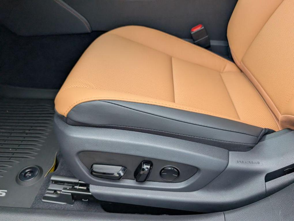 new 2025 Lexus ES 350 car, priced at $49,730