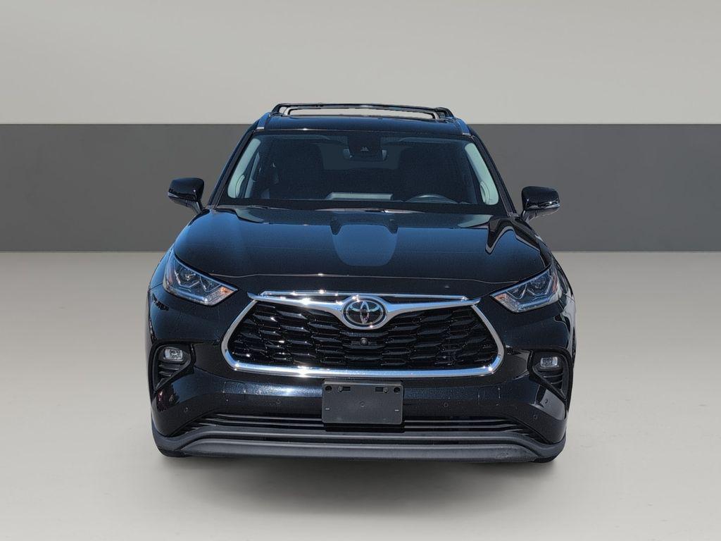 used 2021 Toyota Highlander car, priced at $28,540