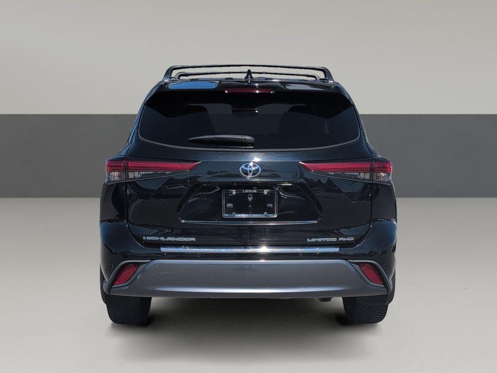 used 2021 Toyota Highlander car, priced at $28,540