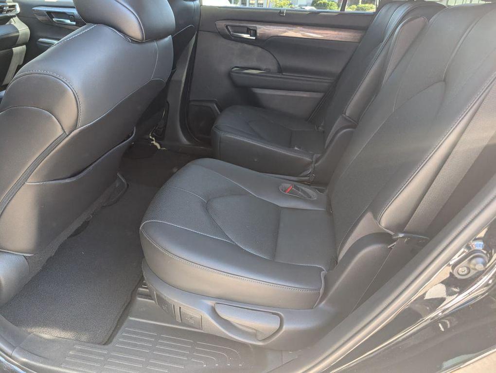 used 2021 Toyota Highlander car, priced at $28,540
