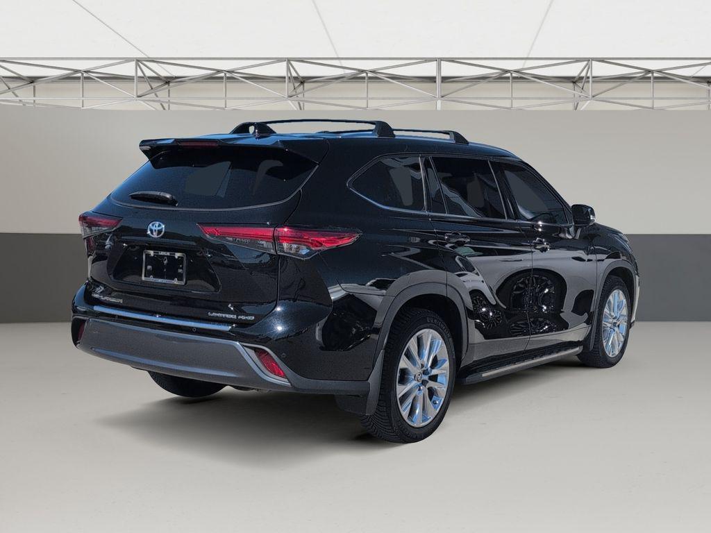 used 2021 Toyota Highlander car, priced at $28,540