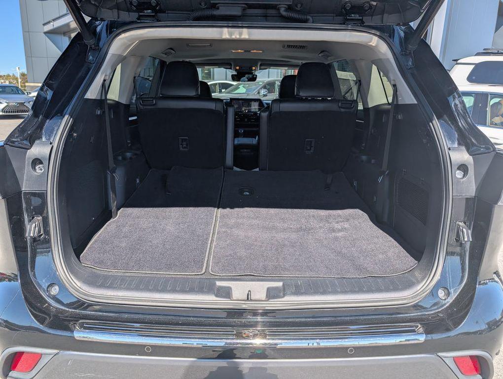 used 2021 Toyota Highlander car, priced at $28,540