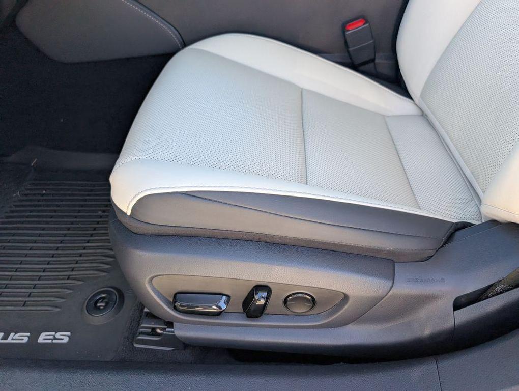 used 2025 Lexus ES 300h car, priced at $46,323