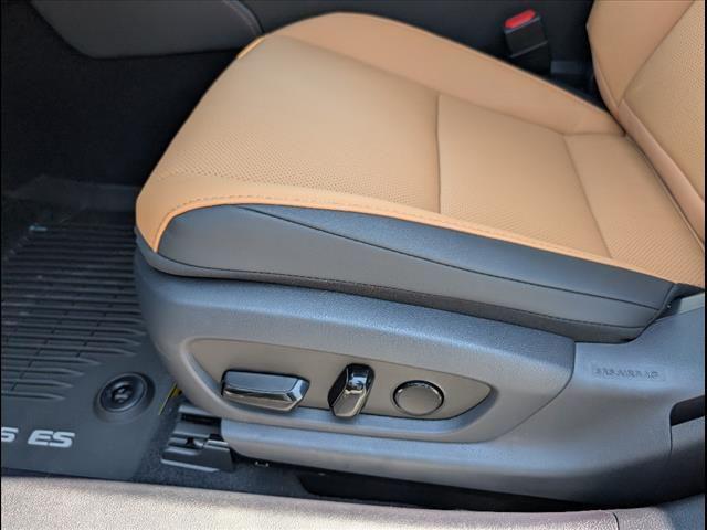 new 2025 Lexus ES 350 car, priced at $53,125