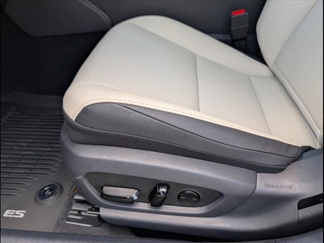 new 2025 Lexus ES 300h car, priced at $50,919
