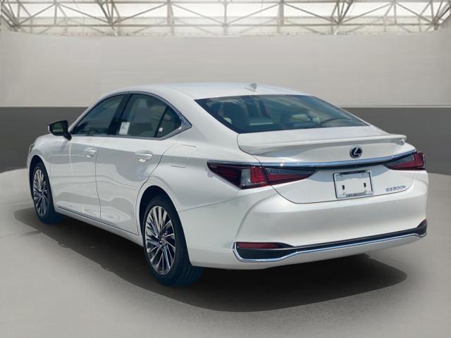 new 2025 Lexus ES 300h car, priced at $54,004