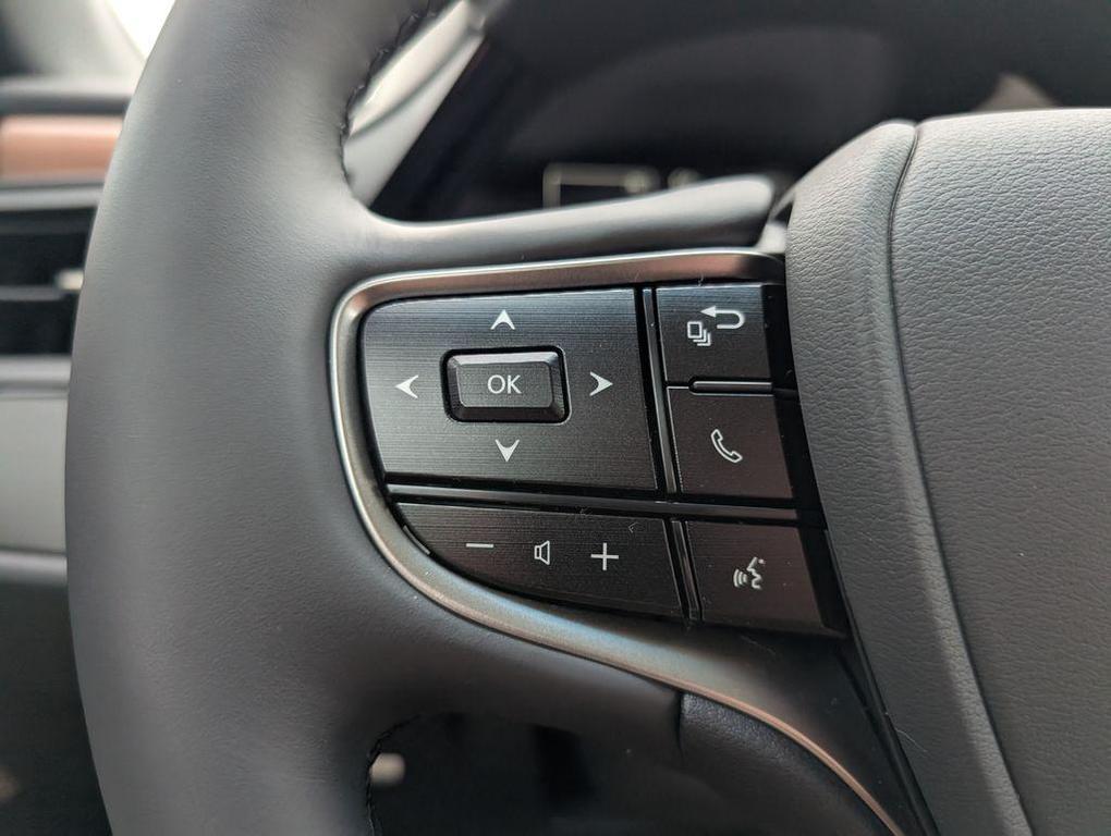 new 2025 Lexus ES 350 car, priced at $49,320