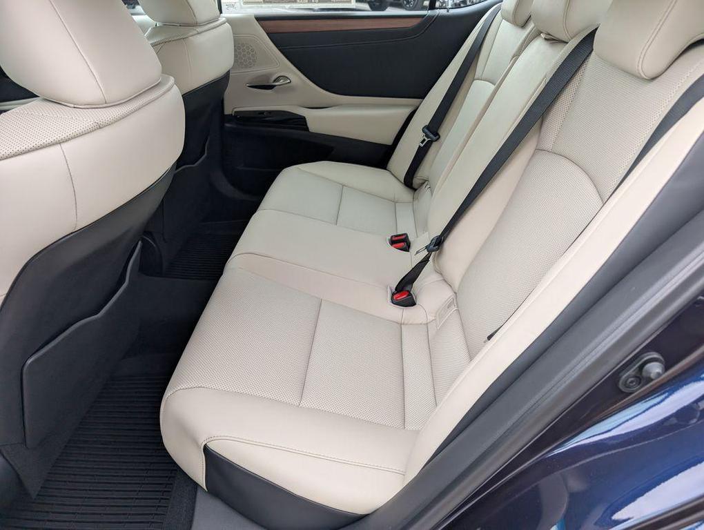 new 2025 Lexus ES 350 car, priced at $49,320