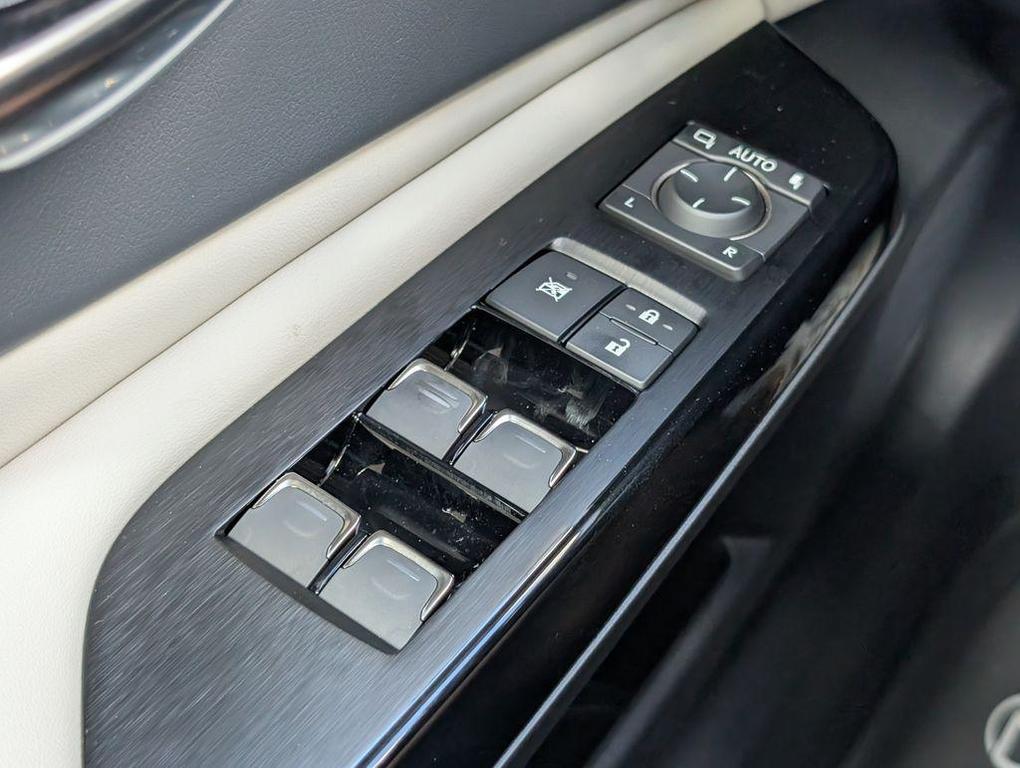 new 2025 Lexus ES 300h car, priced at $50,810
