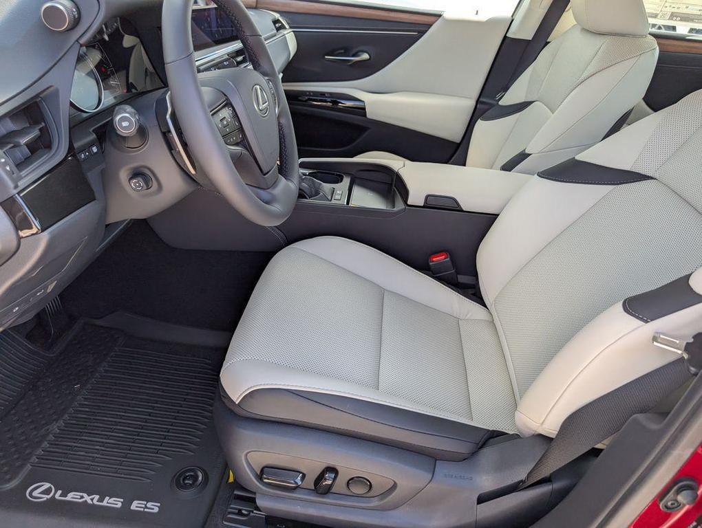 new 2025 Lexus ES 300h car, priced at $50,810