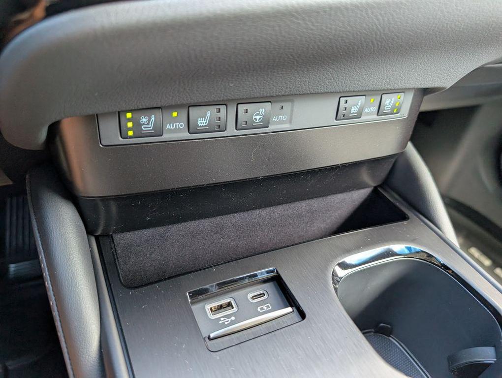 new 2025 Lexus ES 300h car, priced at $50,810