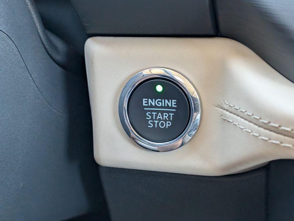used 2024 Ford Expedition car, priced at $70,359
