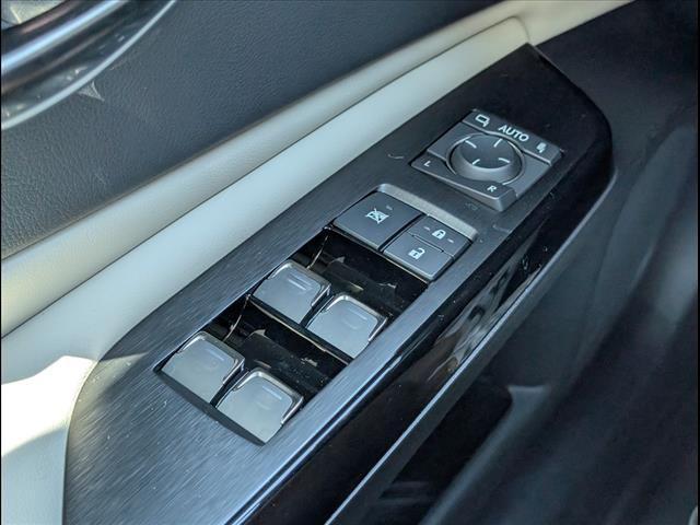 new 2025 Lexus ES 300h car, priced at $51,400