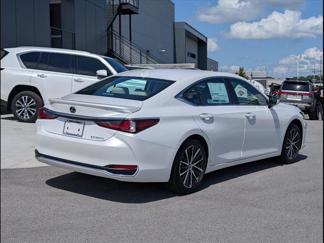 new 2025 Lexus ES 300h car, priced at $51,400