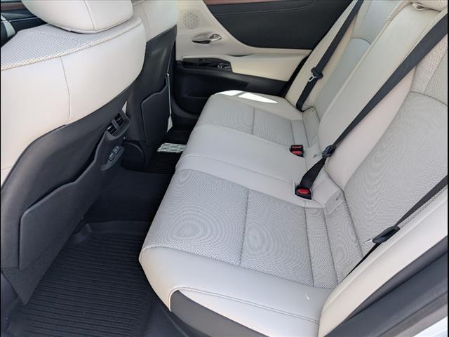 new 2025 Lexus ES 300h car, priced at $51,400