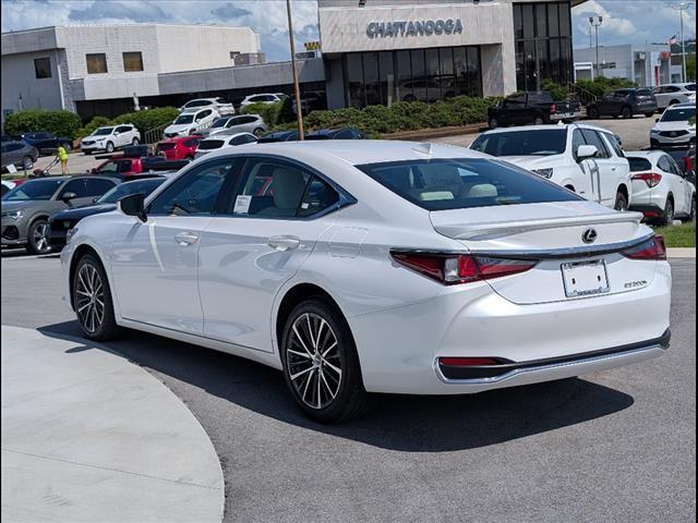 new 2025 Lexus ES 300h car, priced at $51,400
