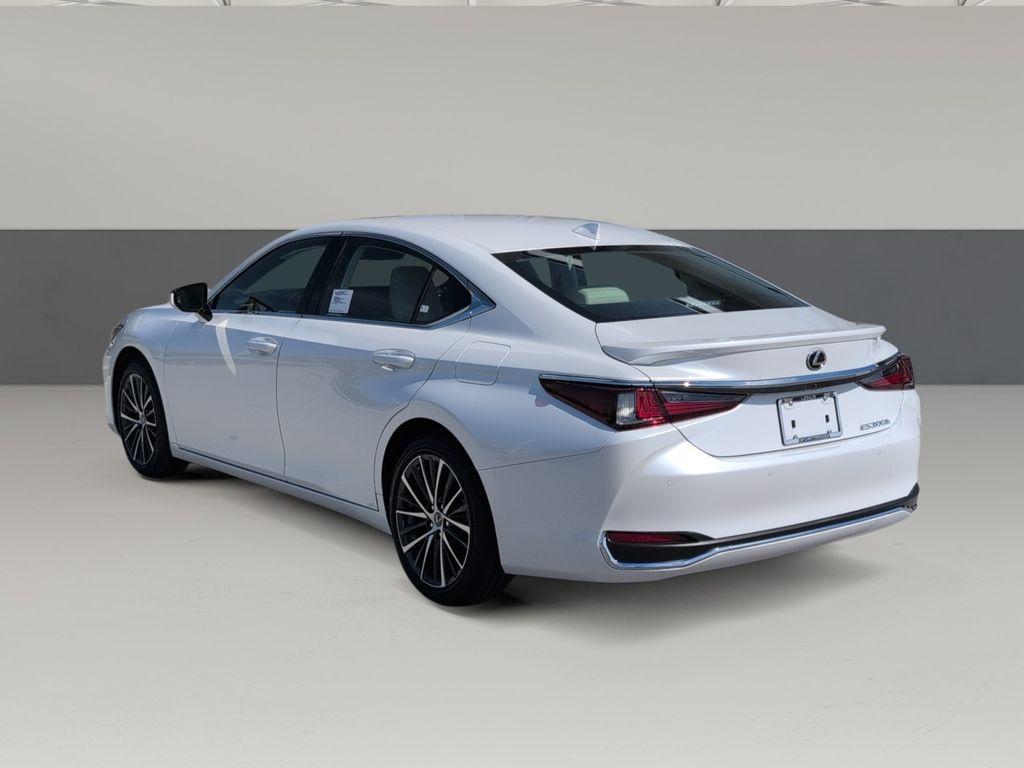 new 2025 Lexus ES 300h car, priced at $51,050