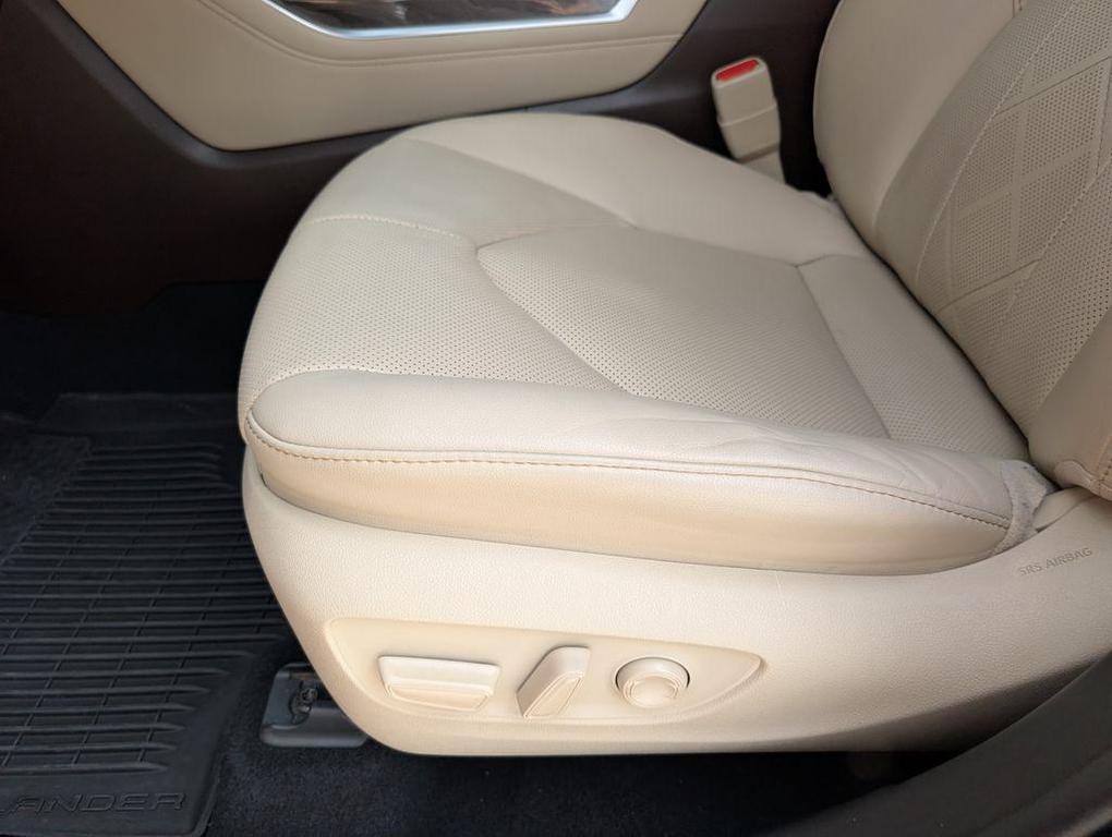 used 2021 Toyota Highlander car, priced at $36,973