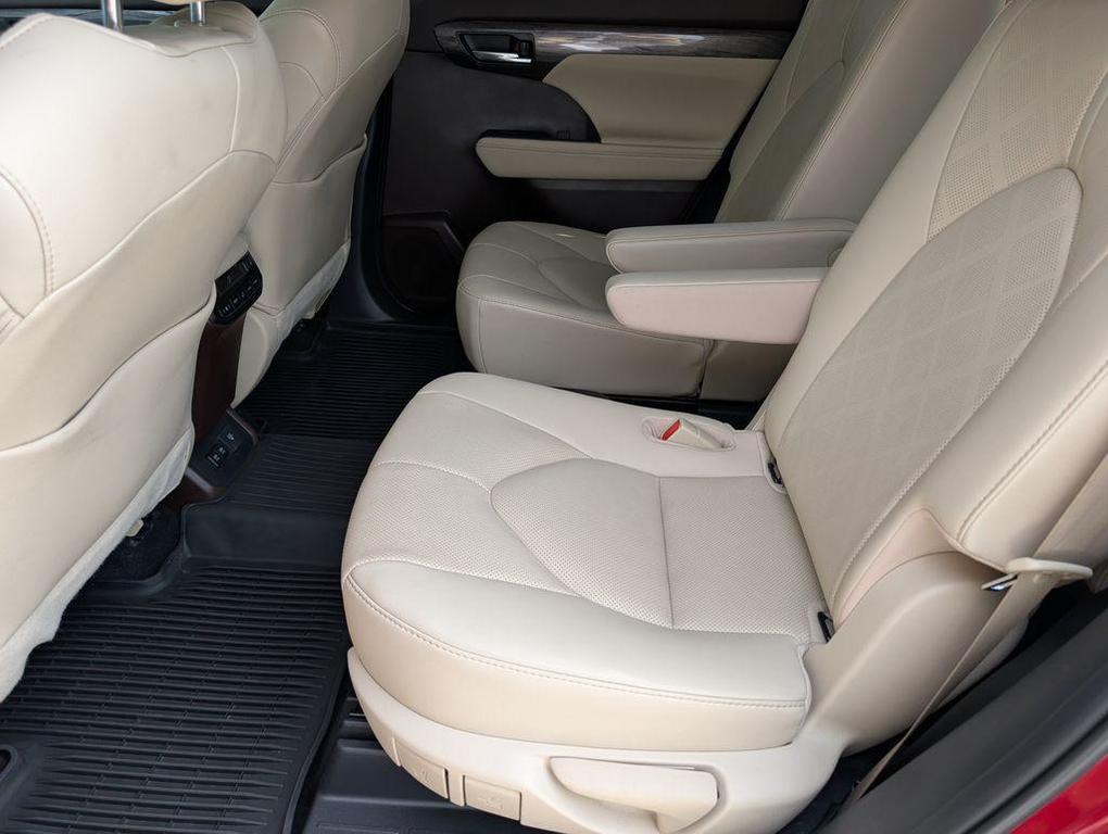 used 2021 Toyota Highlander car, priced at $36,973