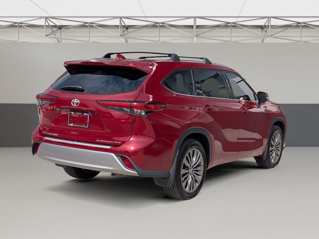 used 2021 Toyota Highlander car, priced at $36,973