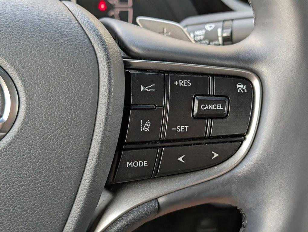 used 2025 Lexus ES 300h car, priced at $43,621