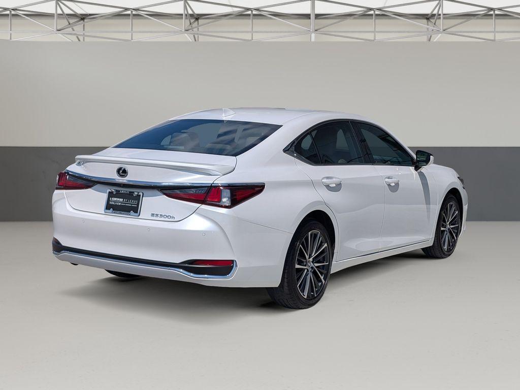 used 2025 Lexus ES 300h car, priced at $43,621
